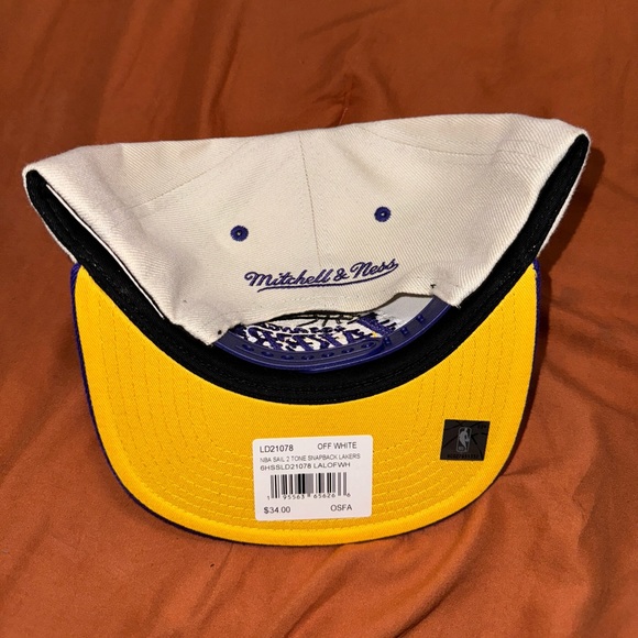 Mitchell and Ness lakers SnapBack NEW - Picture 2 of 4